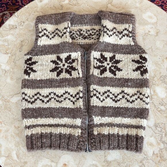 Authentic 100% Wool Cowichan Sweater Zippered Vest - Picture 7 of 12